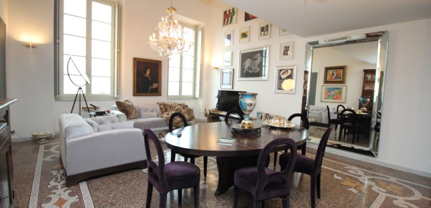 Appartamento in Villa Storica